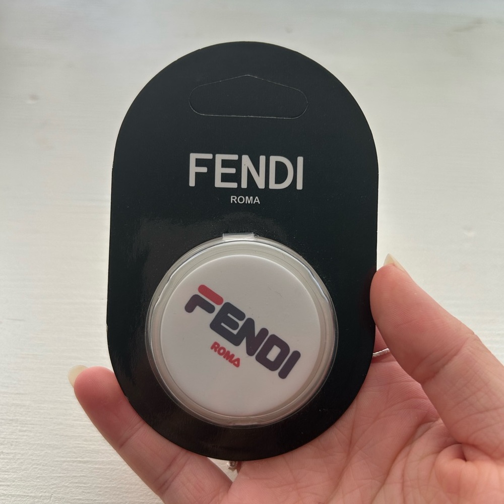 Fendi Roma Pop Socket - Picture 1 of 2